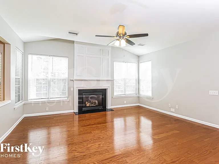 1905 Arbor Crest Ct — Photo 4