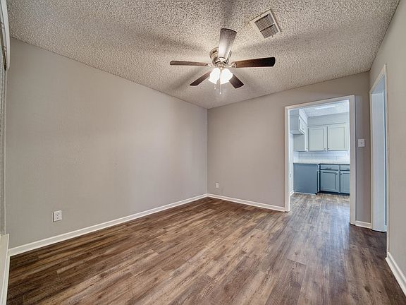 5th image of 810 Redbud Ln