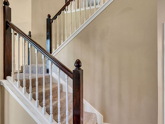 5th image of 2728 Laurel Hill Dr