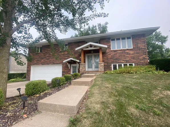 1763 Rosemont St, Dubuque, IA 52002