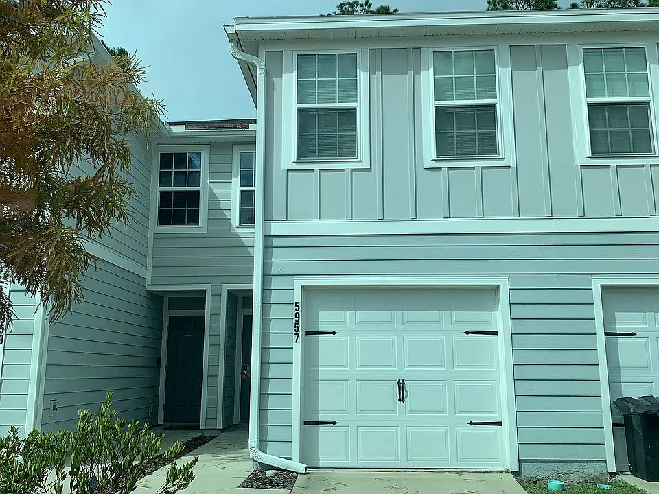 1st image of 5957 Creekside Crossing Dr