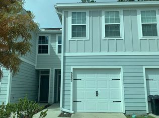 5957 Creekside Crossing Dr, Jacksonville, FL 32210