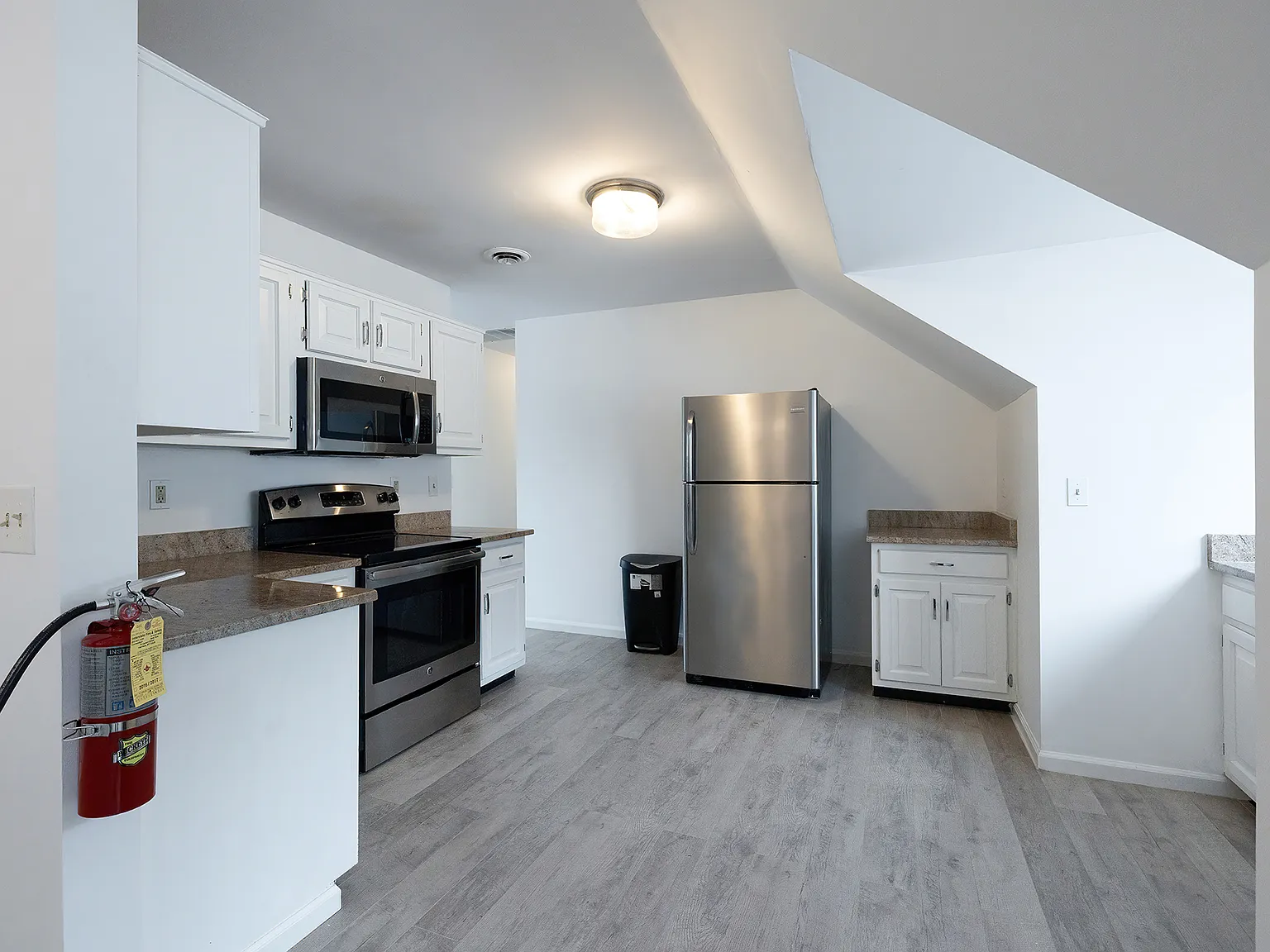 3 bed, 1453 sqft, $3,800 — Photo 4