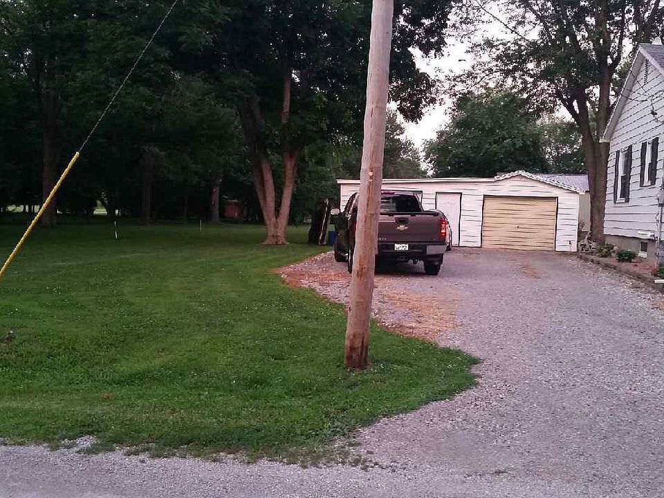 2nd image of 304 N 1st St