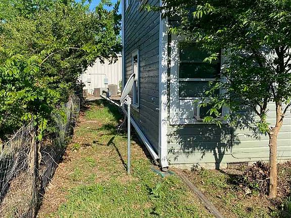 2nd image of 232 1/2 S Lewis St #B