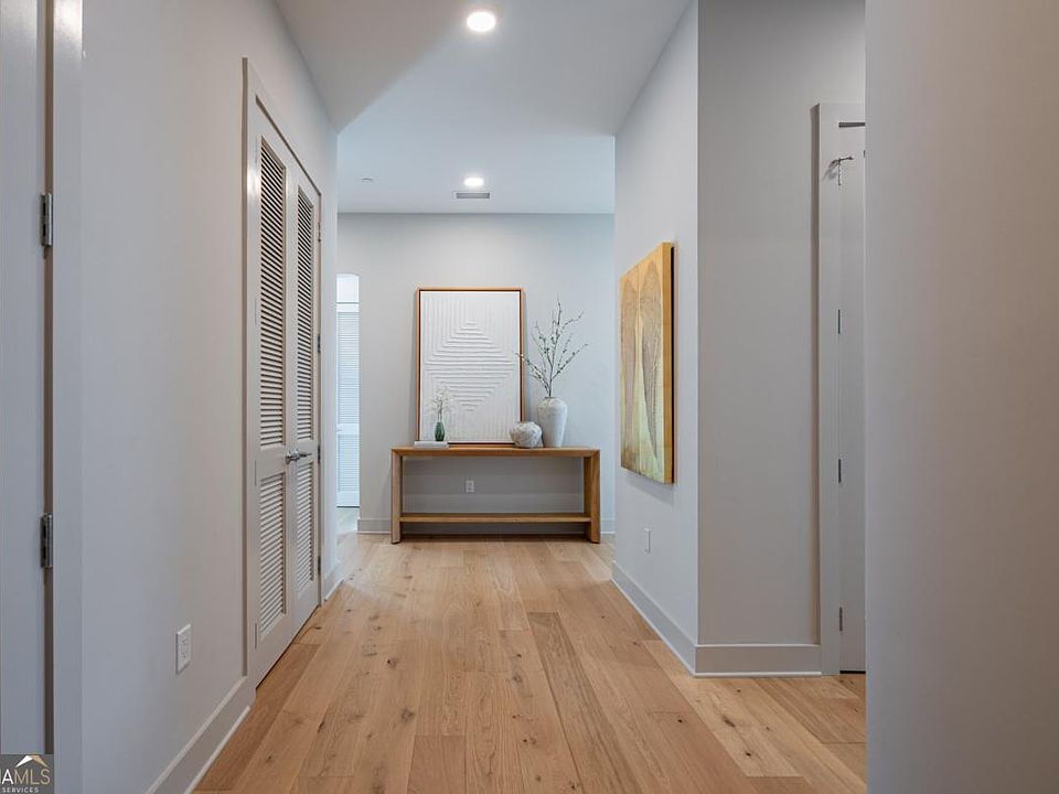 1st image of 40 12th St NE #1505