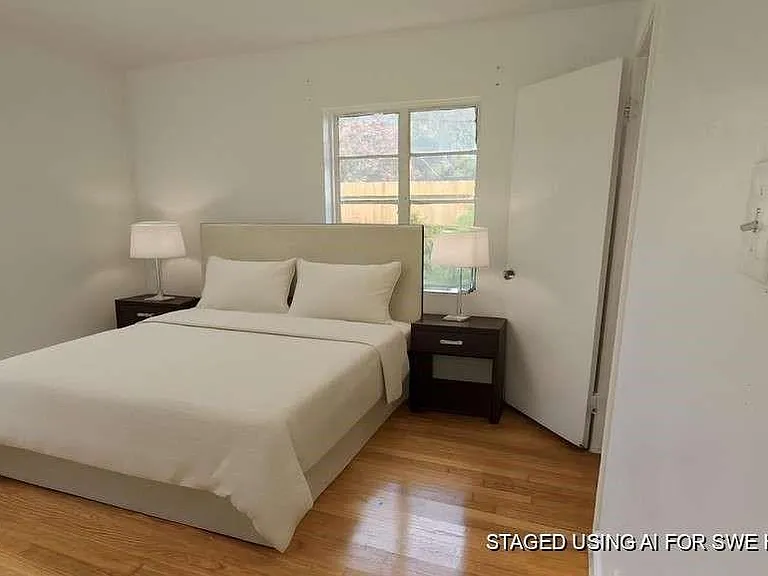 121 E Riverwood Dr — Photo 7