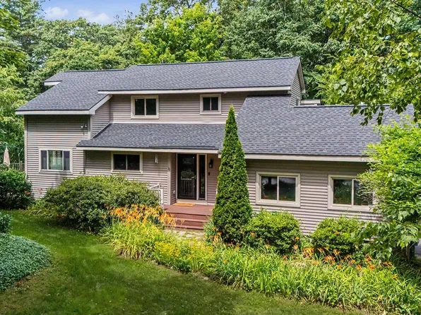 36 Windsor Boulevard, Londonderry, NH 03053