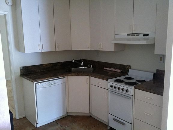 4th image of 14 25th Ave Unit A