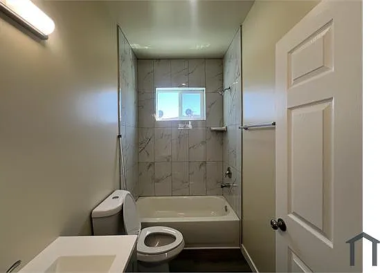 1535 W 80th St — Photo 9