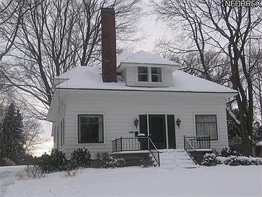 1st image of 1609 N Ellsworth Ave