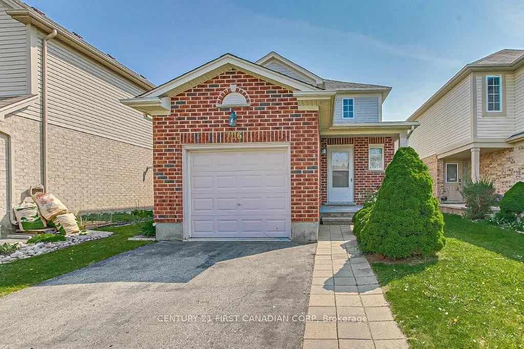 4 bed, $2,950 — Photo 1