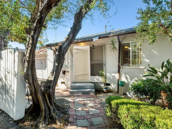 10918 1/2 Blix St, Toluca Lake, CA