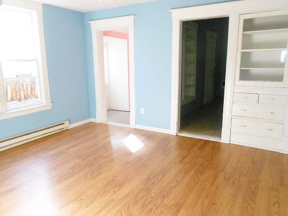5th image of 713 W Augusta Ave