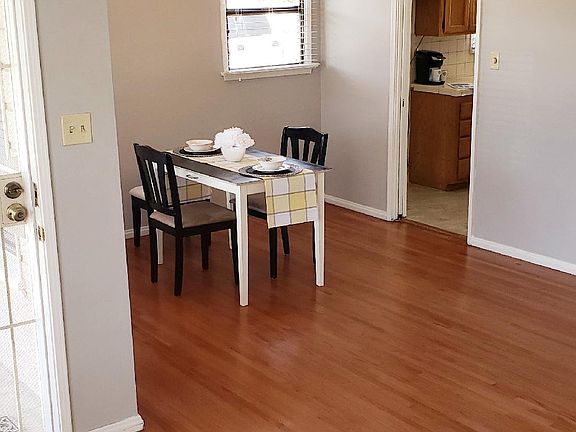 3rd image of 10327 Floral Dr