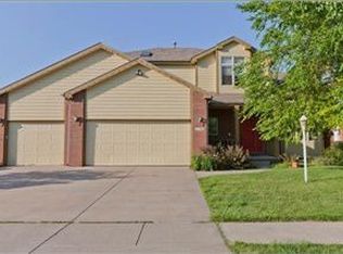 7106 Phoenix Dr, Lincoln, NE 68516
