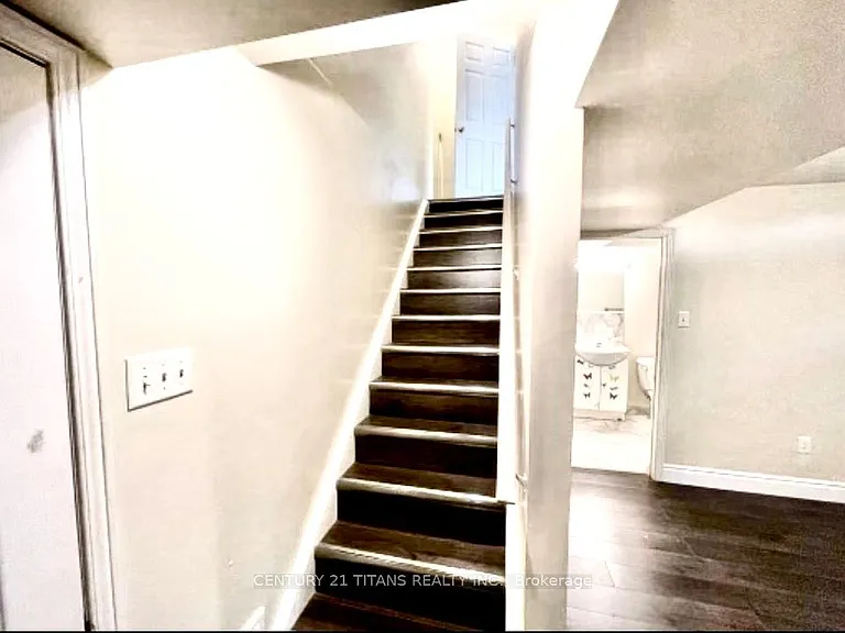 11 Etienne St #LOWER — Photo 3