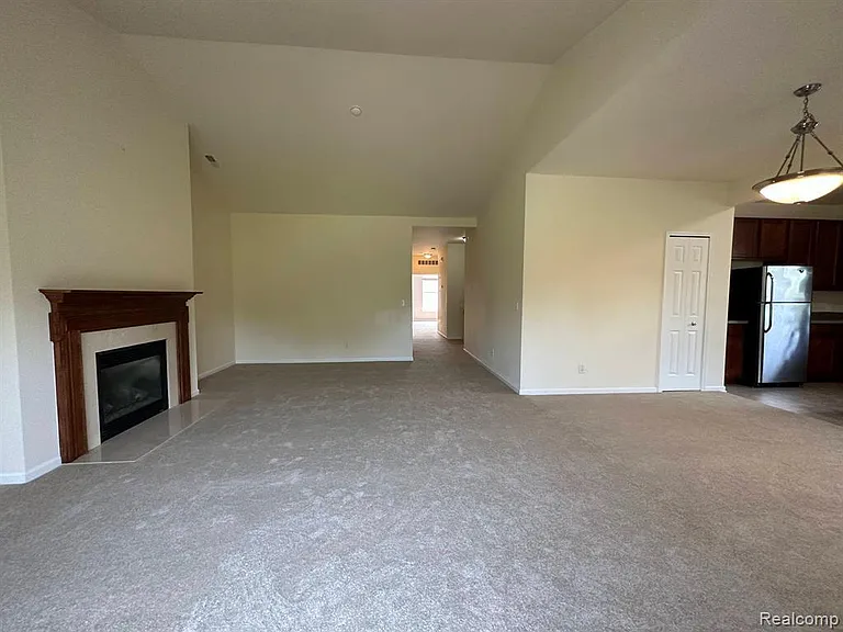 2156 Pinecroft Dr — Photo 5