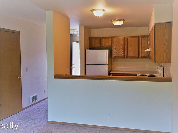 4th image of 1497 NW Falls Creek Loop Unit 3