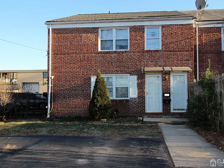 2497 Saint Georges Ave — Photo 1
