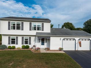 128 Starlight Rd, Howell, NJ 07731