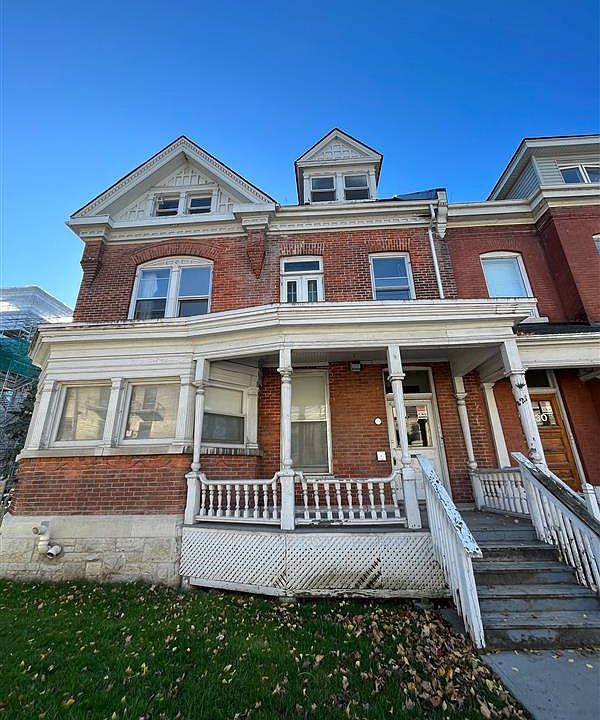 1st image of 228 Brock St #2
