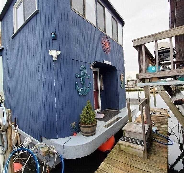 1st image of 24 Matinecock Ave