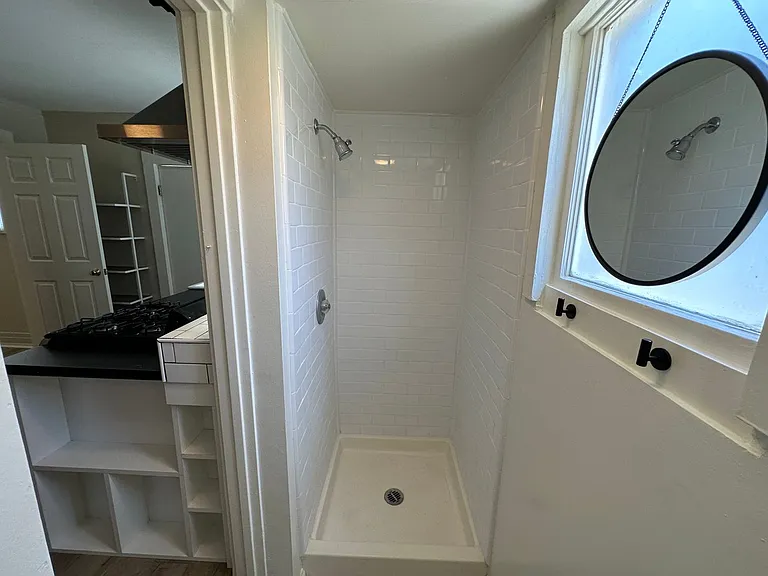 204 S Grand St — Photo 12