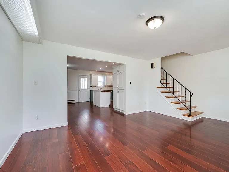 4 S Buttonwood St — Photo 5