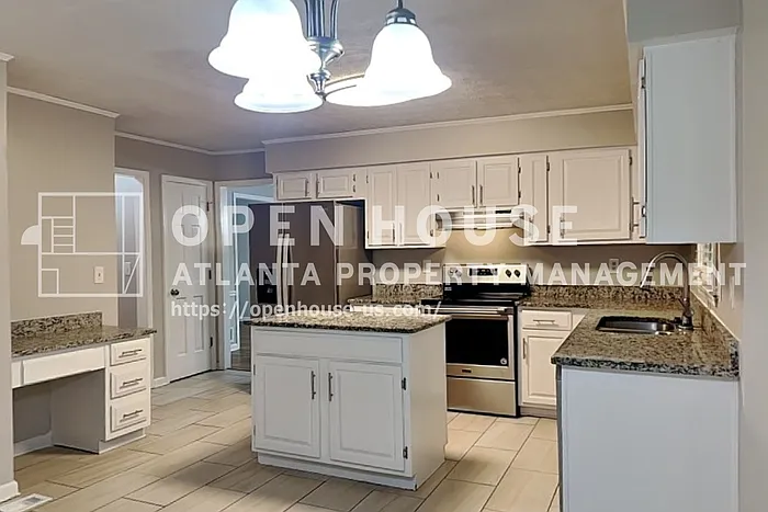 1302 Milstead Trce NE — Photo 6