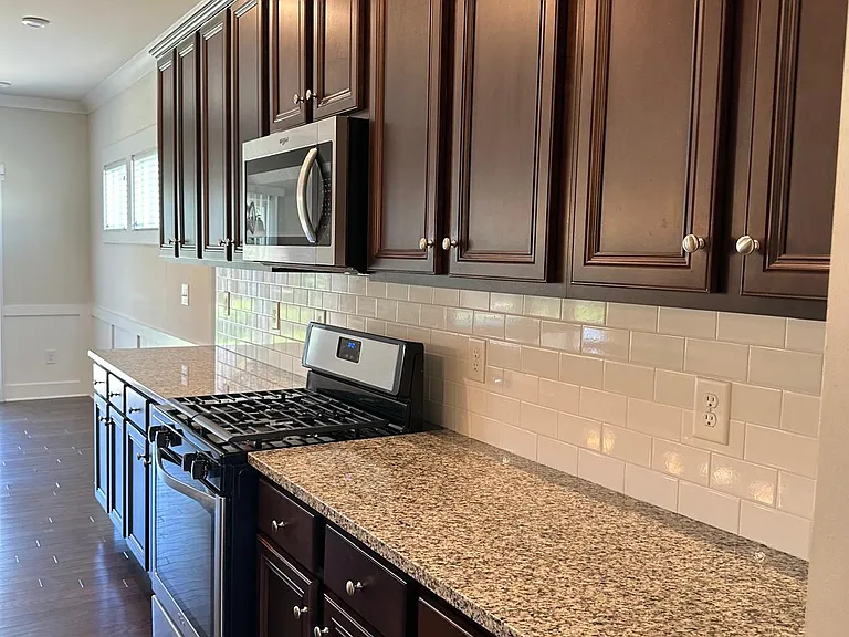 14 Larson Dr — Photo 3