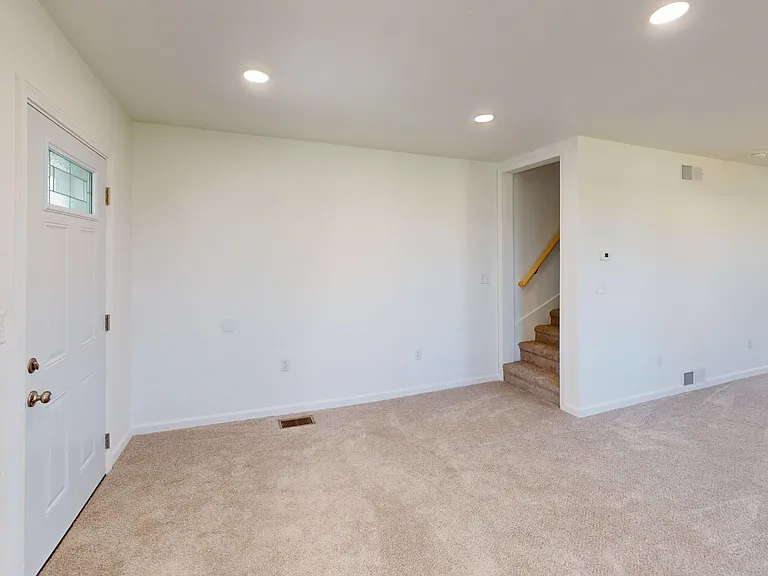 406-408 Church Street — Photo 11