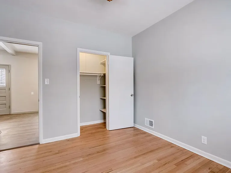 6805 6809 6811 6811a Lloyd Street 2013 #6815-W-2013A — Photo 7