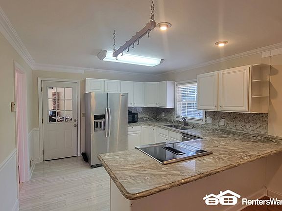 4th image of 3040 Saint Andrews Dr