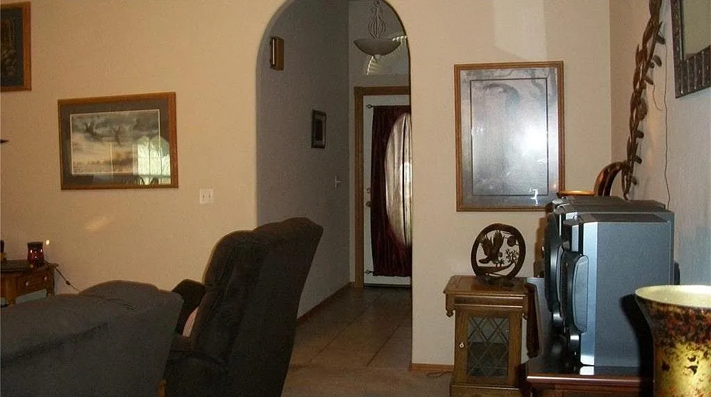 3 bed, 1812 sqft, $1,800 — Photo 3