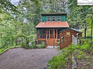 925 E Big Springs Rd, Lansing, NC 28643