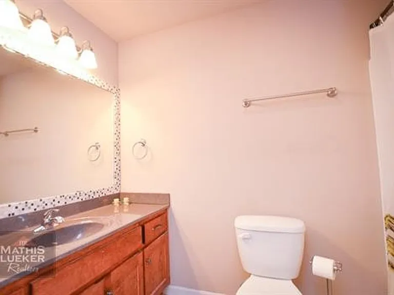 1718 Sutter Woods Rd — Photo 10