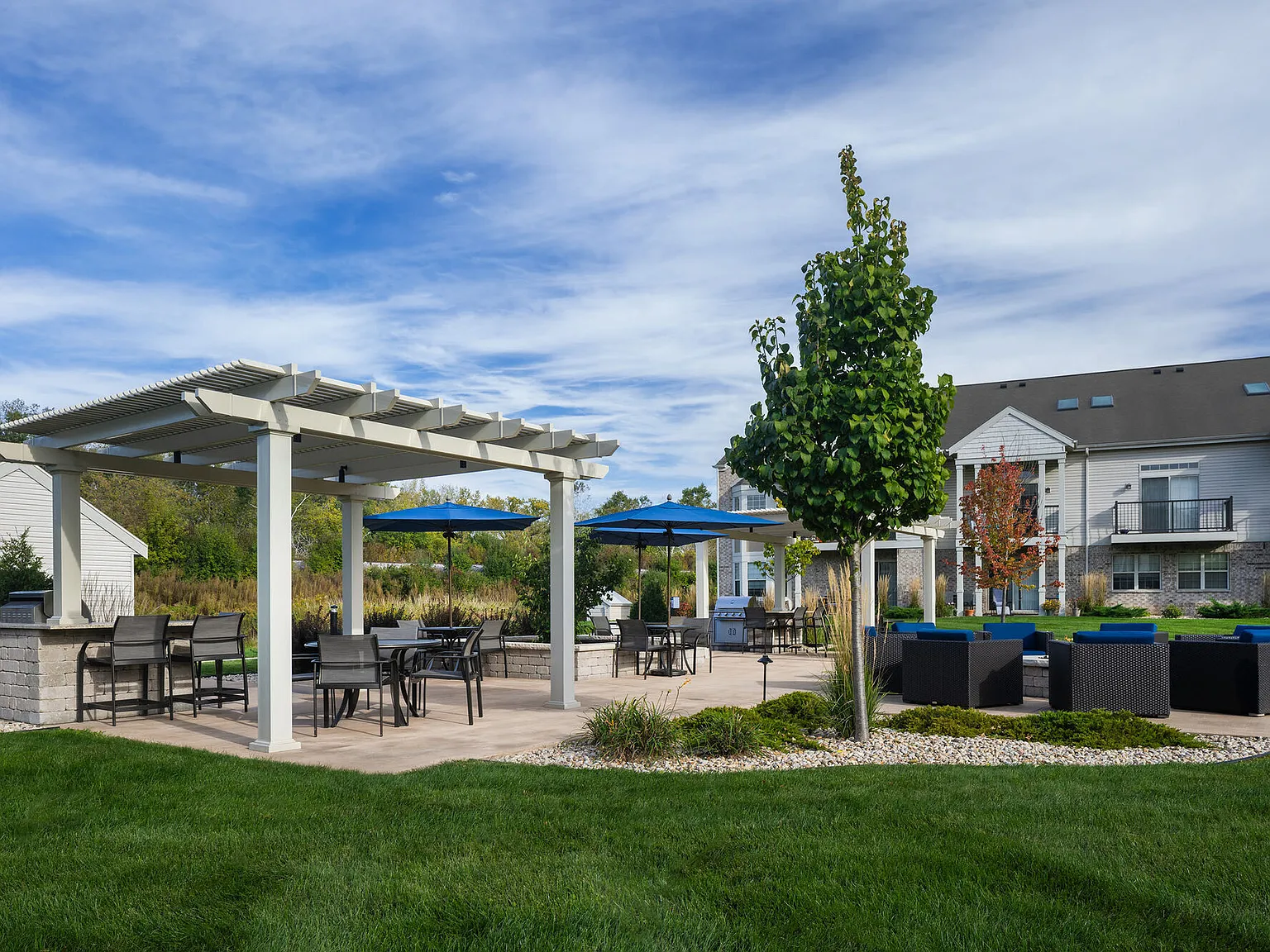 Lake Pointe — Photo 2