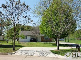 202 Sandy Lane Ct, Joshua, TX 76058