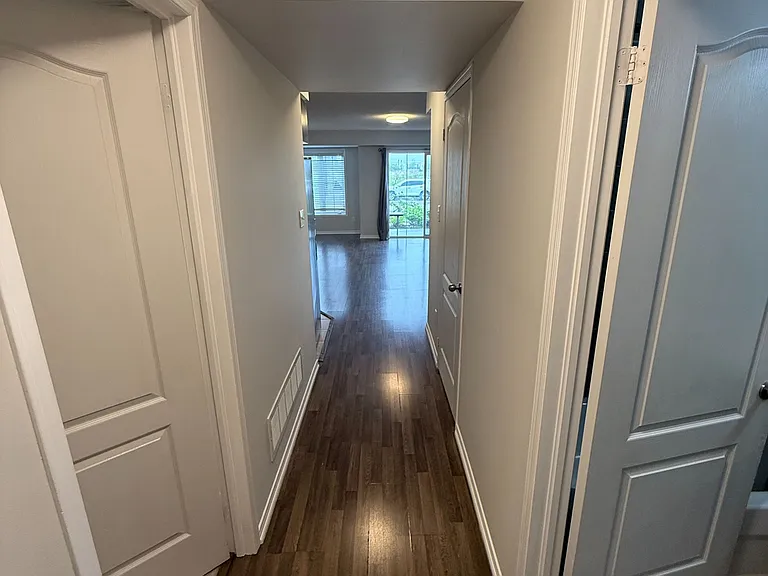 2444 Post Rd #4 — Photo 6