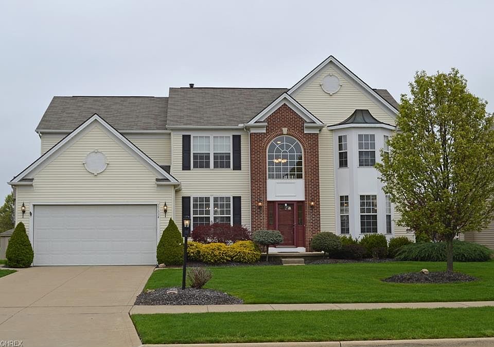 1st image of 27334 Beatrice Ln