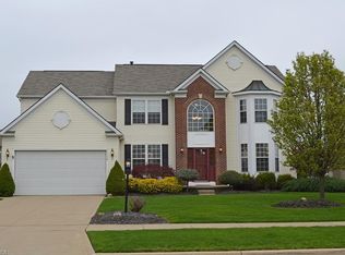 27334 Beatrice Ln, Olmsted Township, OH 44138