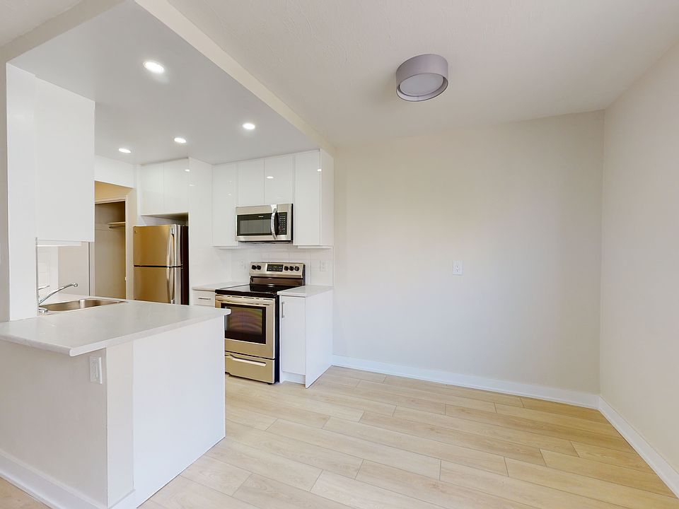 1st image of 1170 Fennell Ave E #203