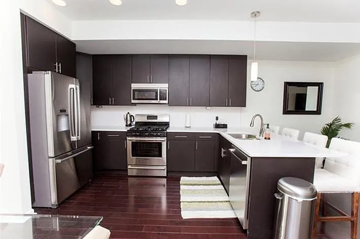 1310 N Hope St — Photo 3