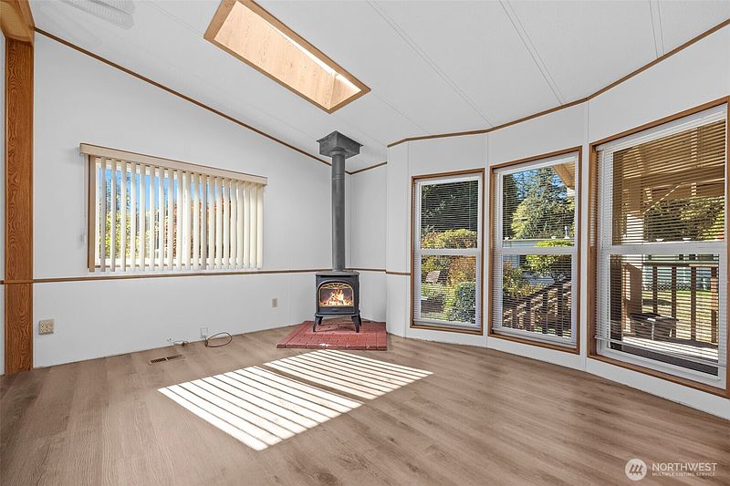 4th image of 2809 Lakewood Road #9