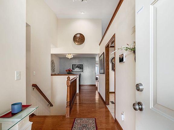 3rd image of 5011 Birch Grove Dr