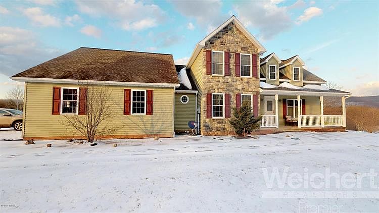 1st image of 28 Briar Rose Ln
