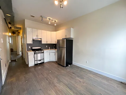 Rented by EXR | media 8