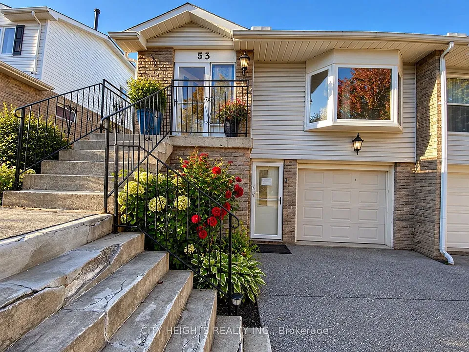 53 Goldring Dr