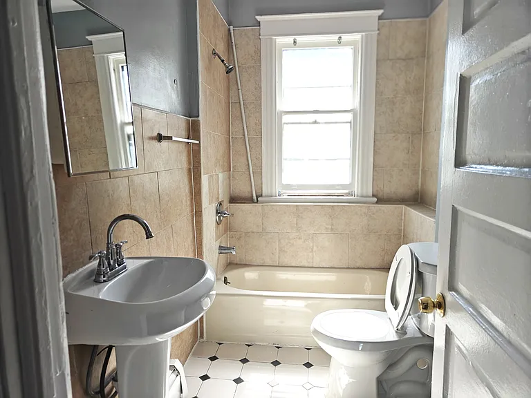 104 Winnikee Ave #3 — Photo 6